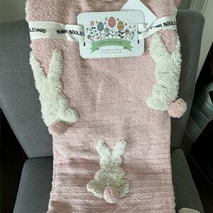 Bunny rabbit throw nwt tags Easter Spring blanket